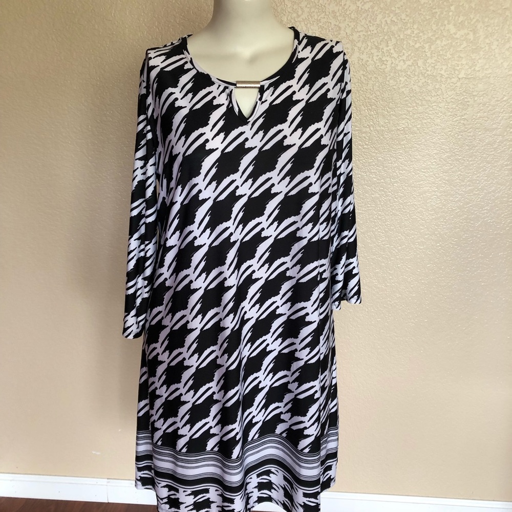 New Directions ND Black and White Print Keyhole Crepe Shift Dress XL New